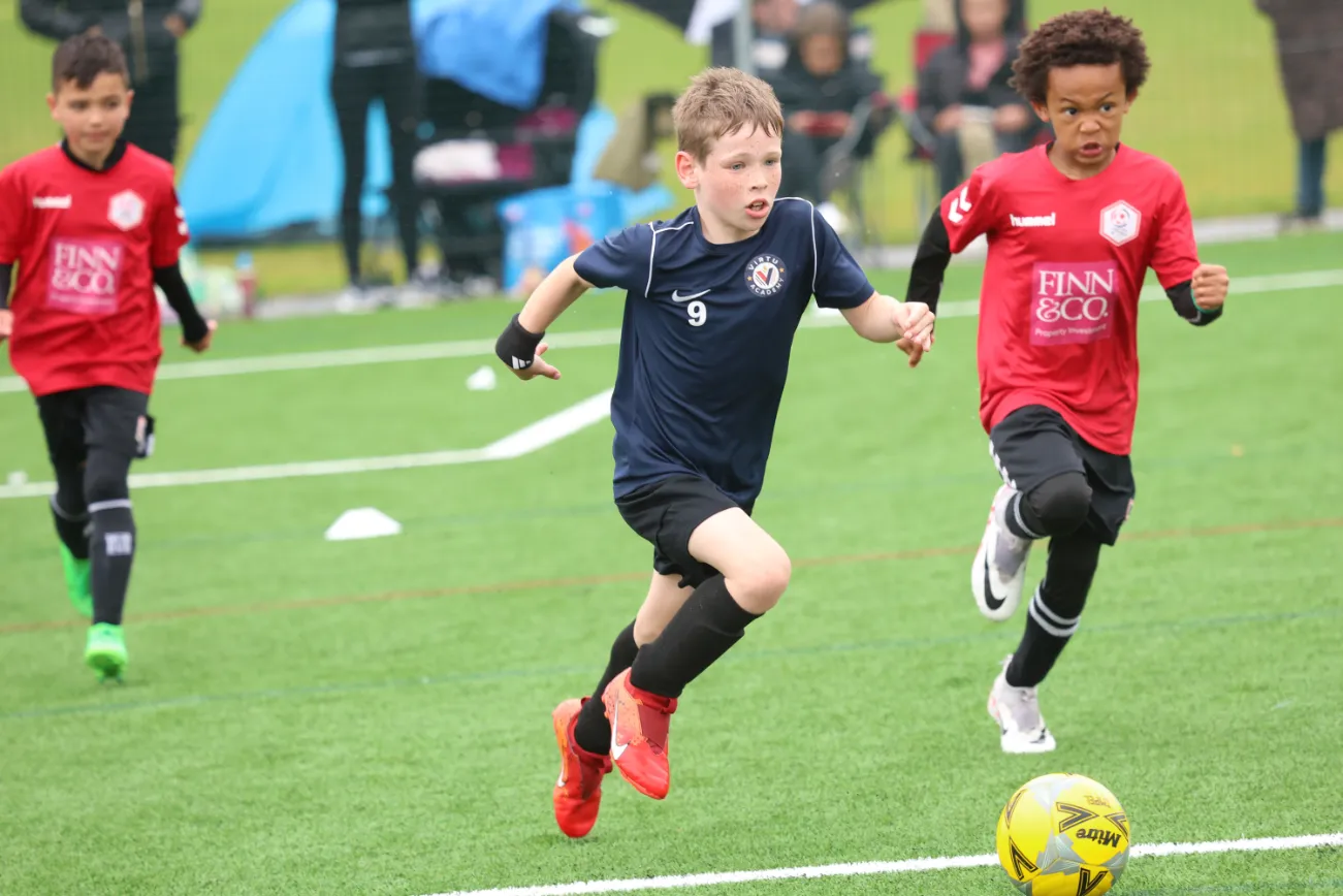 Mo Warwick: Signed with Chelsea FC U9