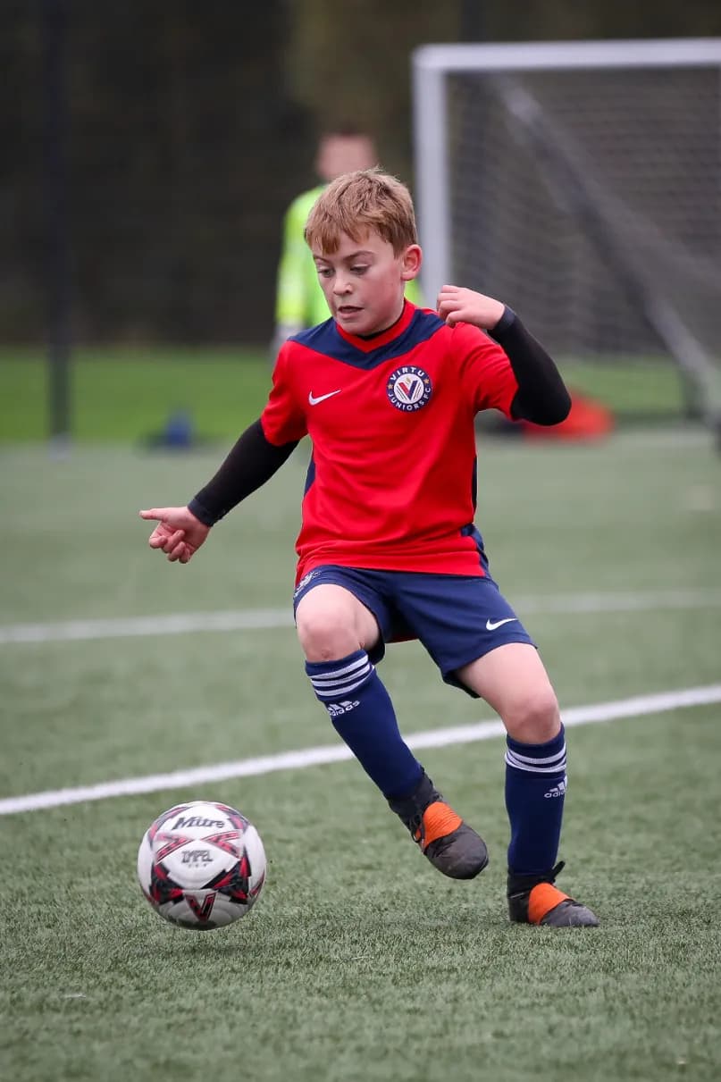 Hayley Warwick: Signed with Chelsea FC U9
