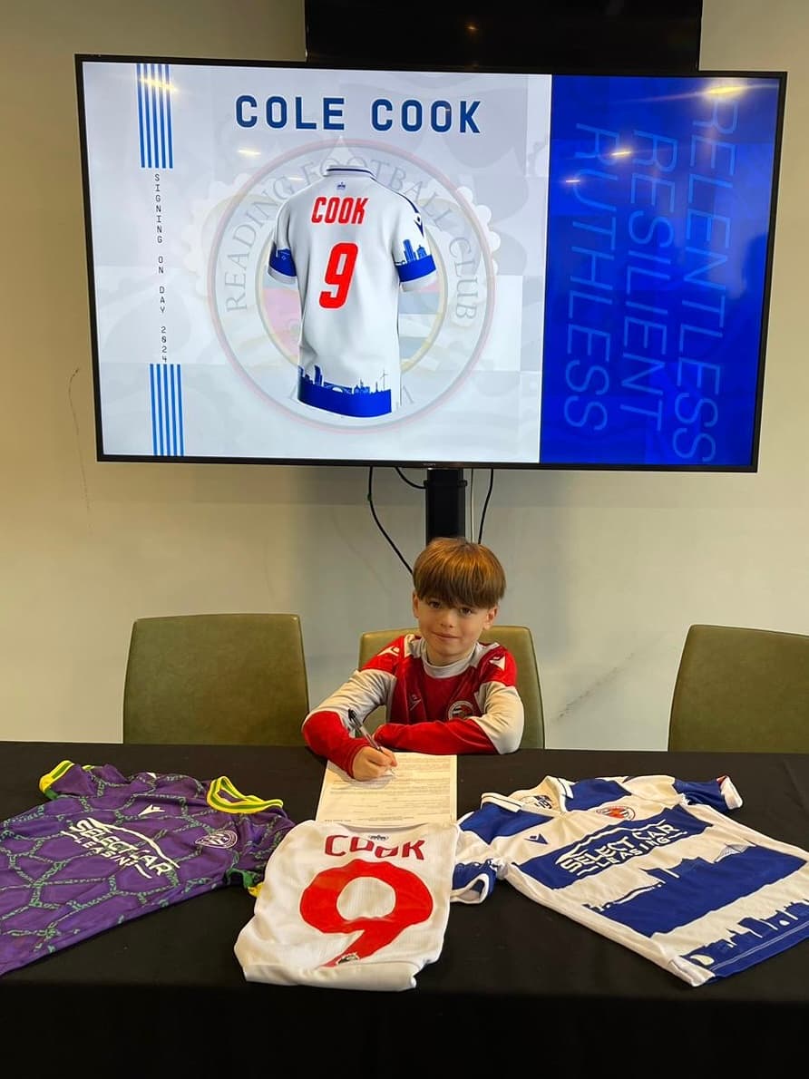 Cole Cook: Signs for Reading FC 