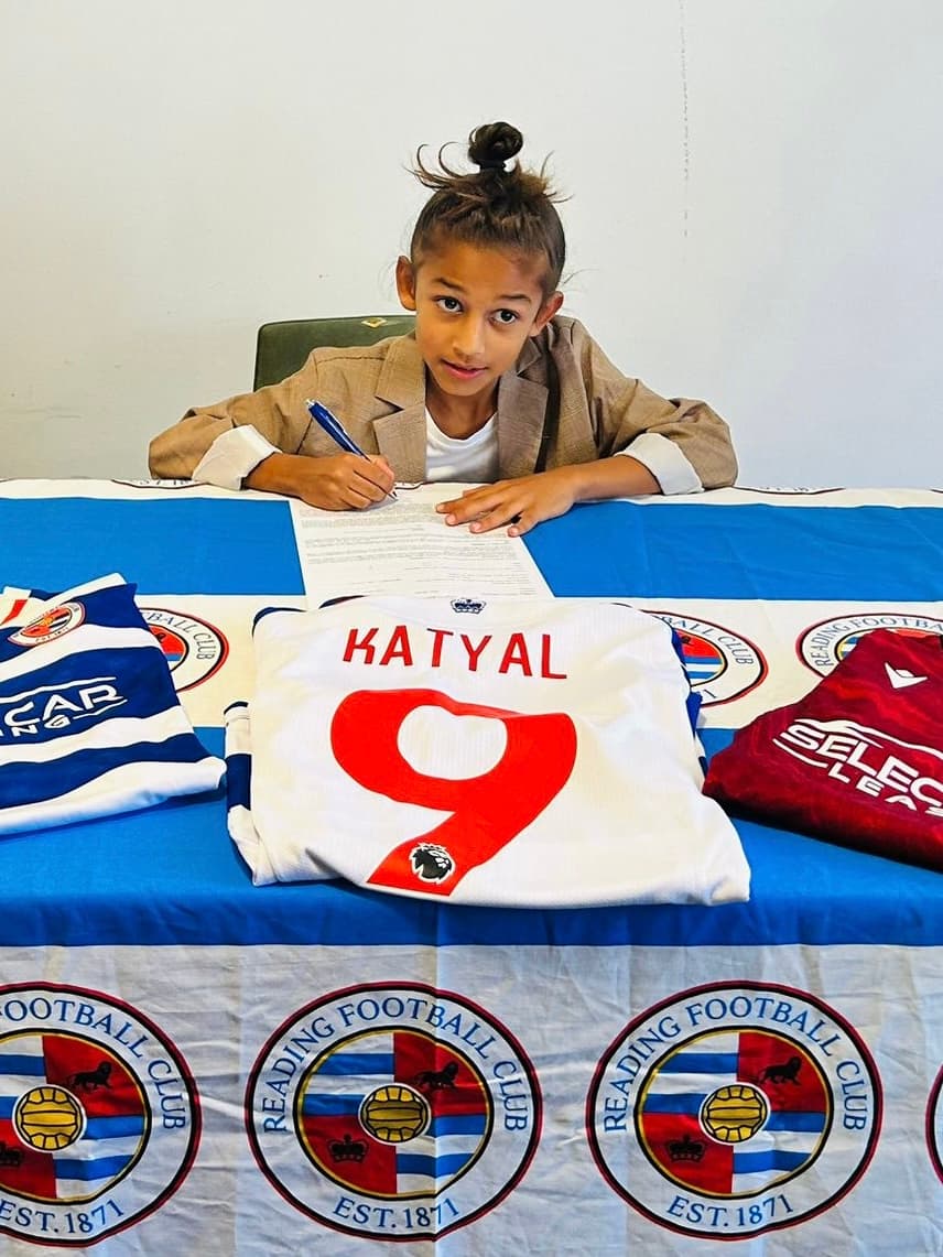 Milan: Signs for Reading FC